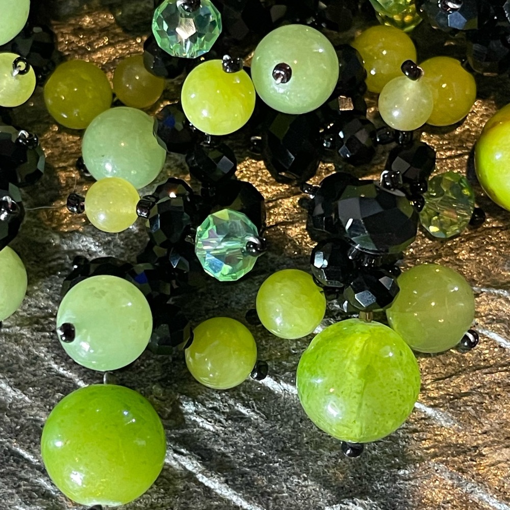 Handmade Kim Lou e Green Cluster Necklace - Picture 8 of 13